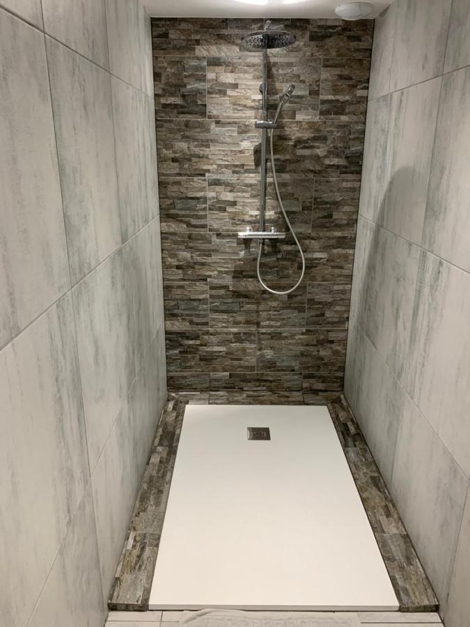 Вилла Le Relais De La Fontaine & Jacuzzi Montcornet  Экстерьер фото